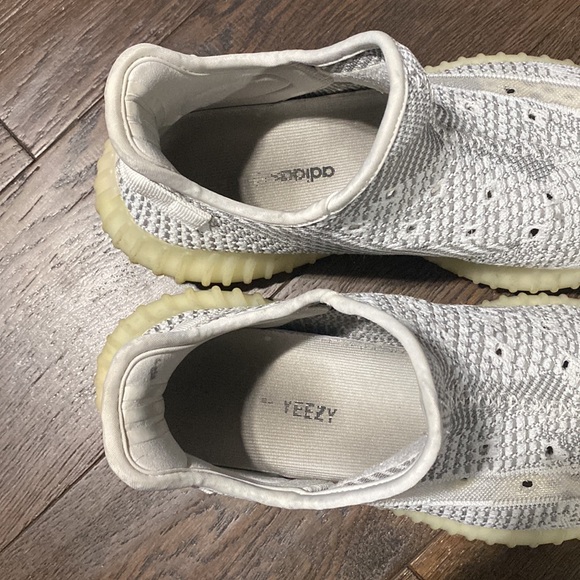 Adidas Yeezy 350 v2 Static Non-Reflective - Picture 5 of 6